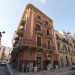 La strada interseca via Nicol Pisani, altra piccola arteria con otto interessanti palazzi storici. In particolare balza allocchio quello rosso allincrocio con via Vallona, con le eleganti lesene che corrono dal capitello fino al balcone